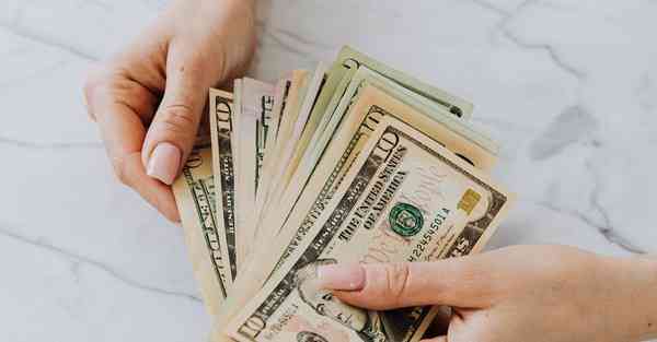 智能小宝机器人充电，智能小宝机器人充电怎么充